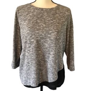 Chico’s Women's Heather Gray & Black Lighweight Sweater Chico’s Size 2 (Large)